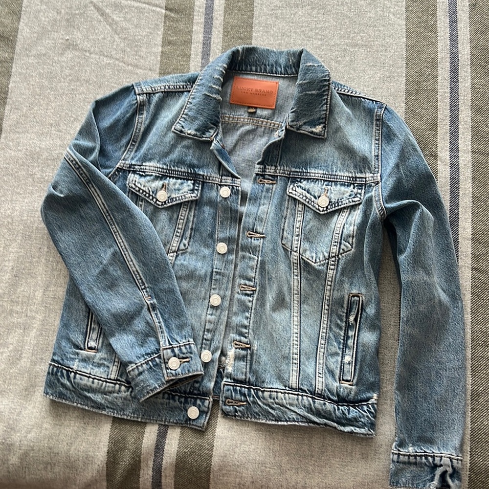Lucky Brand Jean Jacket Large, barely worn